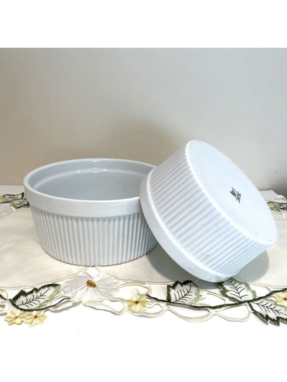 Pier 1 Imports Pleated Casserole Souffle Set of 2 Porcelain 6.5" & 8" White EUC